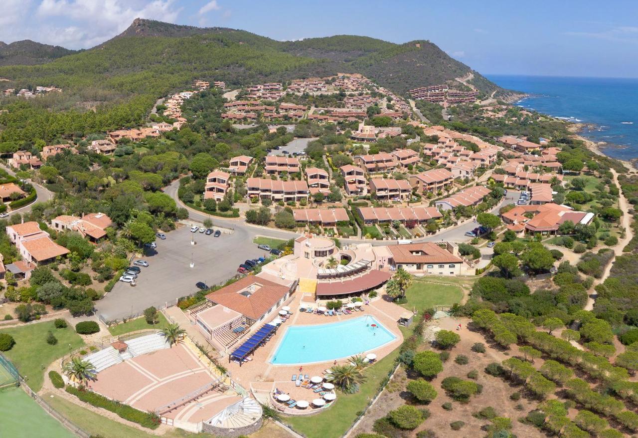 Il Borgo Di Porto Corallo