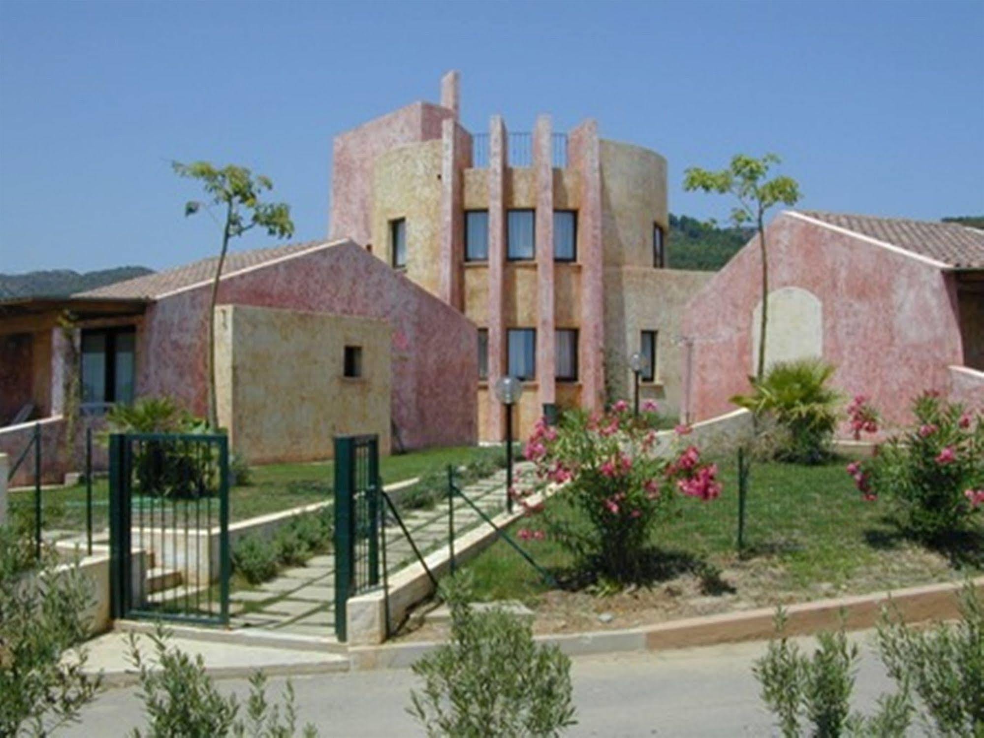 Il Borgo Di Porto Corallo Aparthotel *